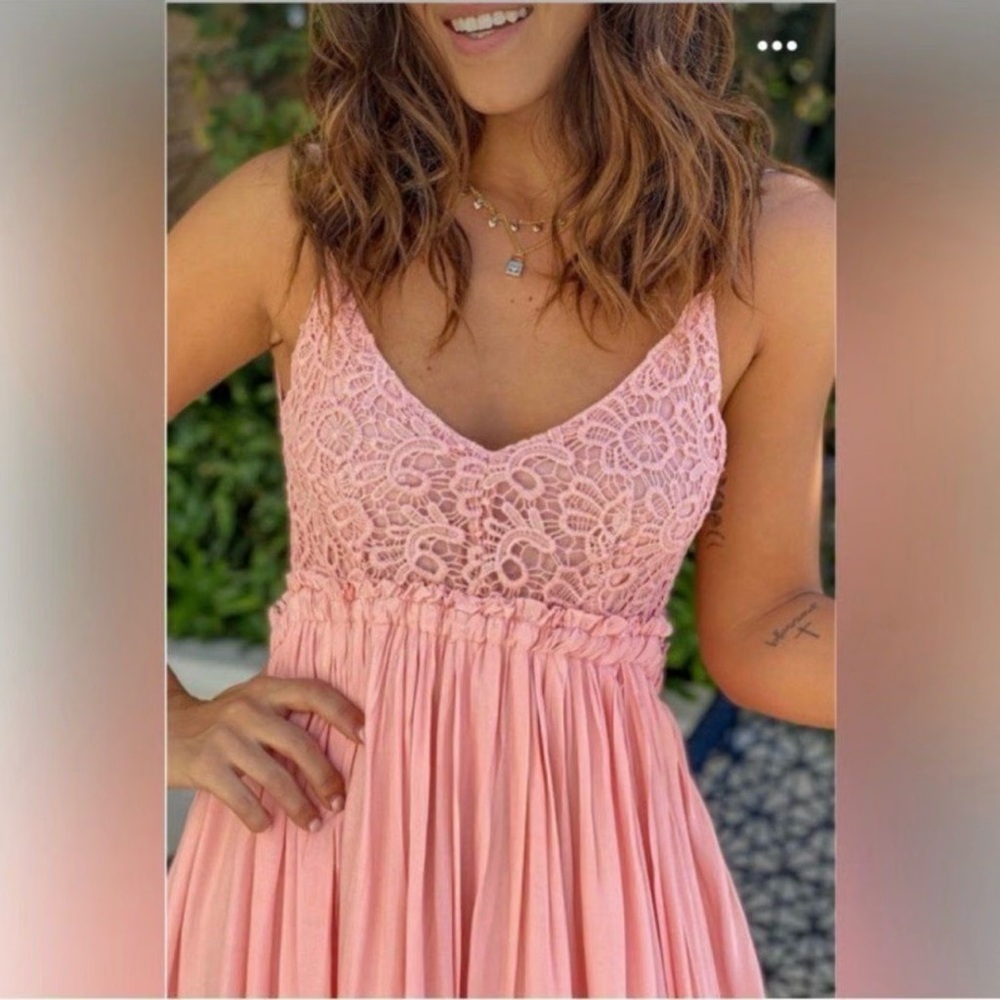 Elegant Pink Lace Maxi Dress